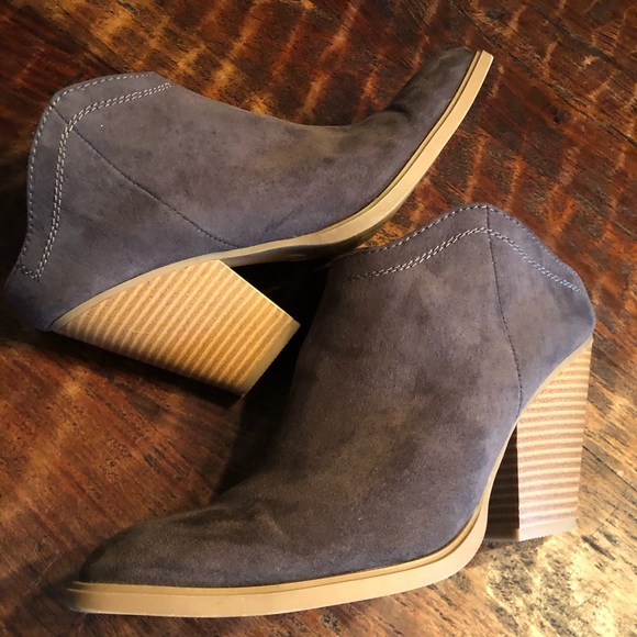 DV by Dolce Vita Shoes - Dolce Vita Faux Suede Stacked Heel Grey Boots 8